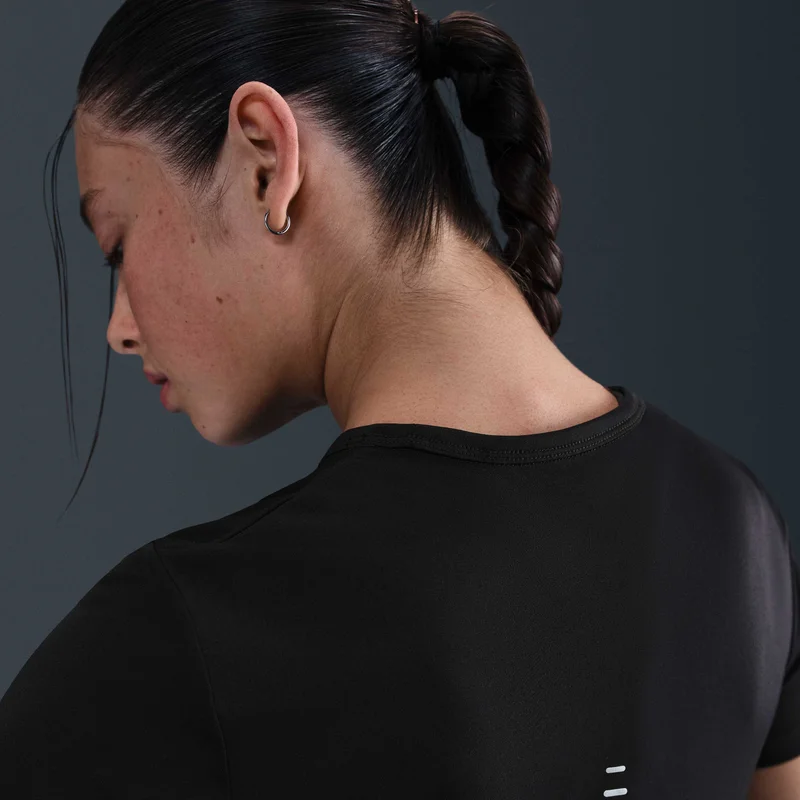 نايكي قميص جري نسائي   بتقنية -